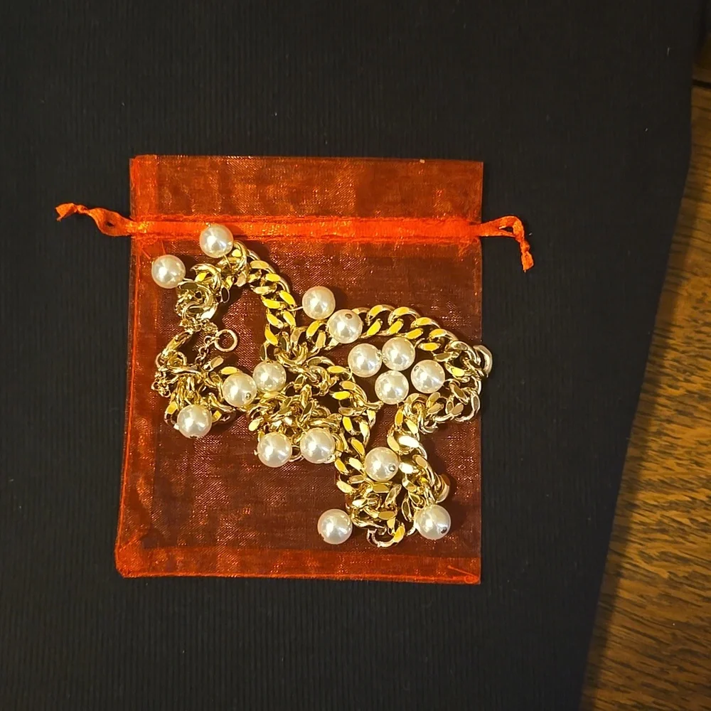 Ann Taylor Faux Pearls And Thick Gold Chain Necklace - Picture 7 of 8